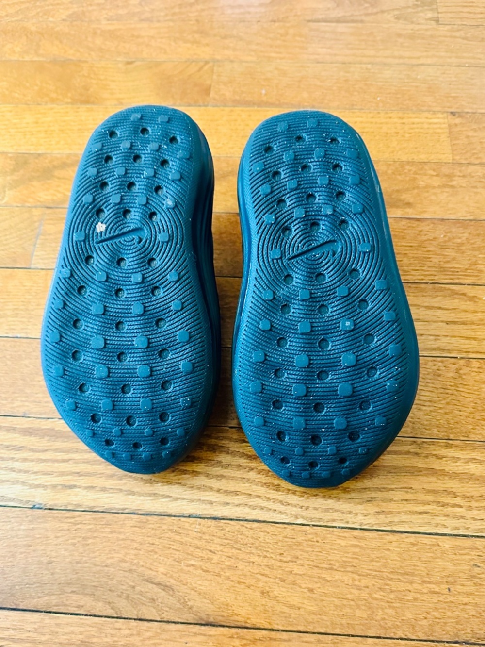 Nike ReactX Rejuven8 Clogs – Boys Size 3Y Black Slip-On Recovery Shoes - Picture 6 of 6